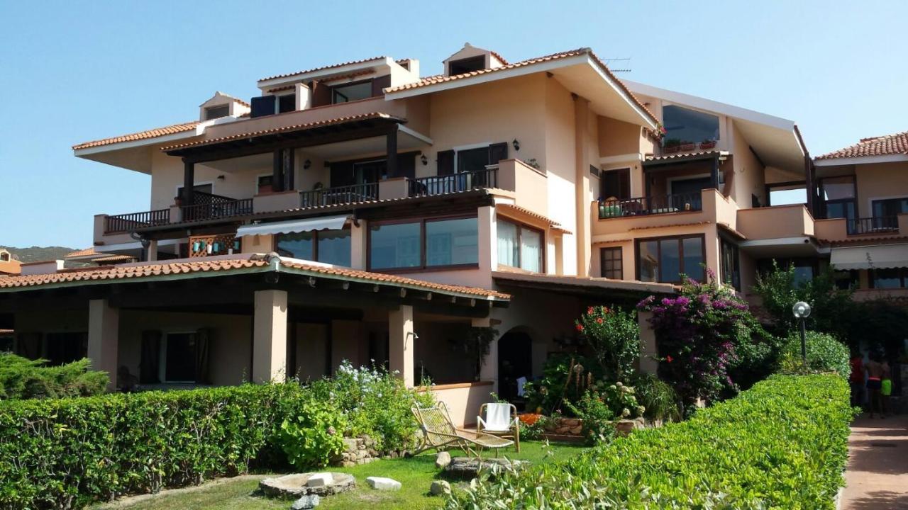 Lucky Apartment Golfo Aranci Exteriör bild
