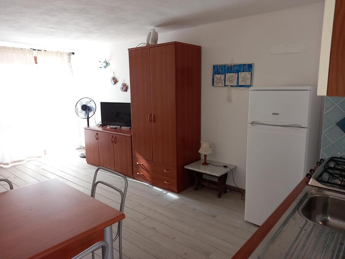 Lucky Apartment Golfo Aranci Exteriör bild