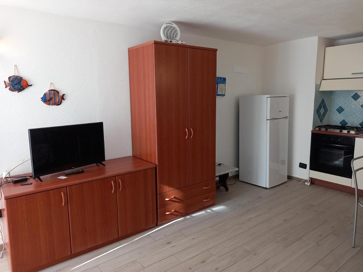 Lucky Apartment Golfo Aranci Exteriör bild