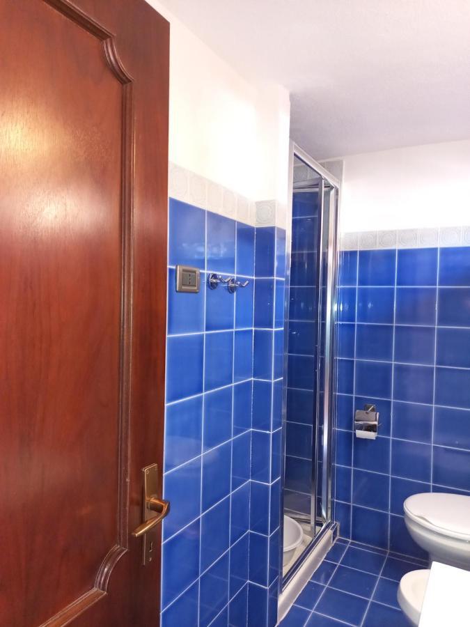 Lucky Apartment Golfo Aranci Exteriör bild