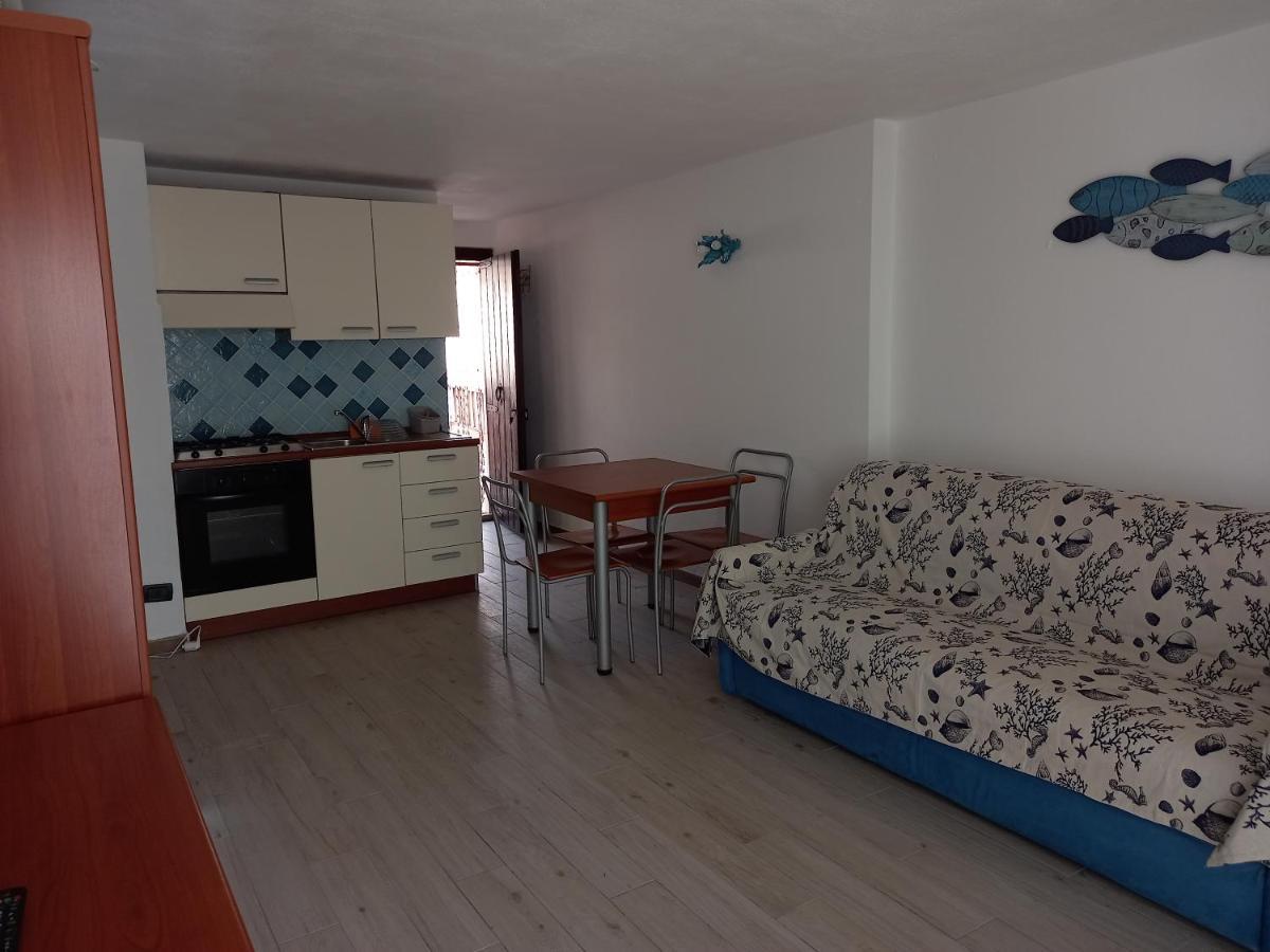 Lucky Apartment Golfo Aranci Exteriör bild