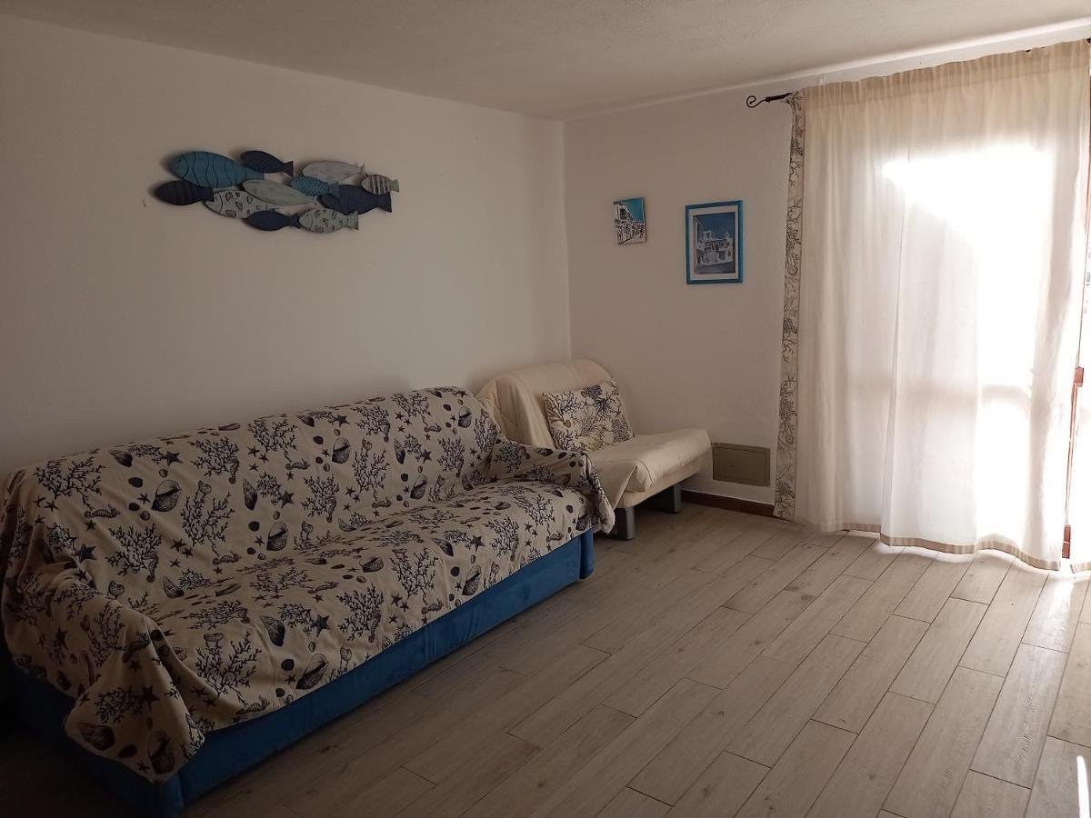 Lucky Apartment Golfo Aranci Exteriör bild