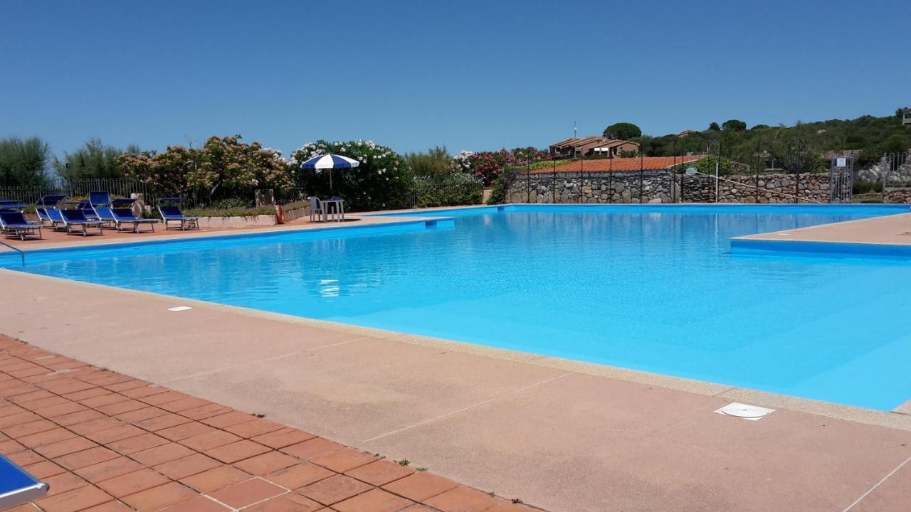 Lucky Apartment Golfo Aranci Exteriör bild