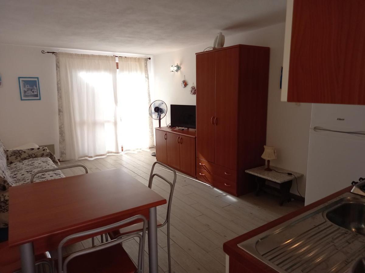 Lucky Apartment Golfo Aranci Exteriör bild